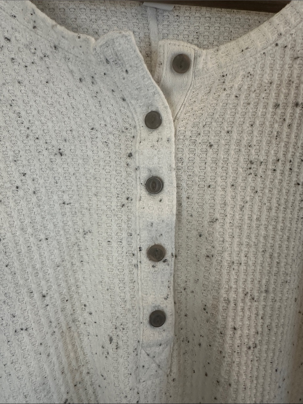 Old Navy Cream Henley Knit Scoop-Neck Sweater - Picture 6 of 7